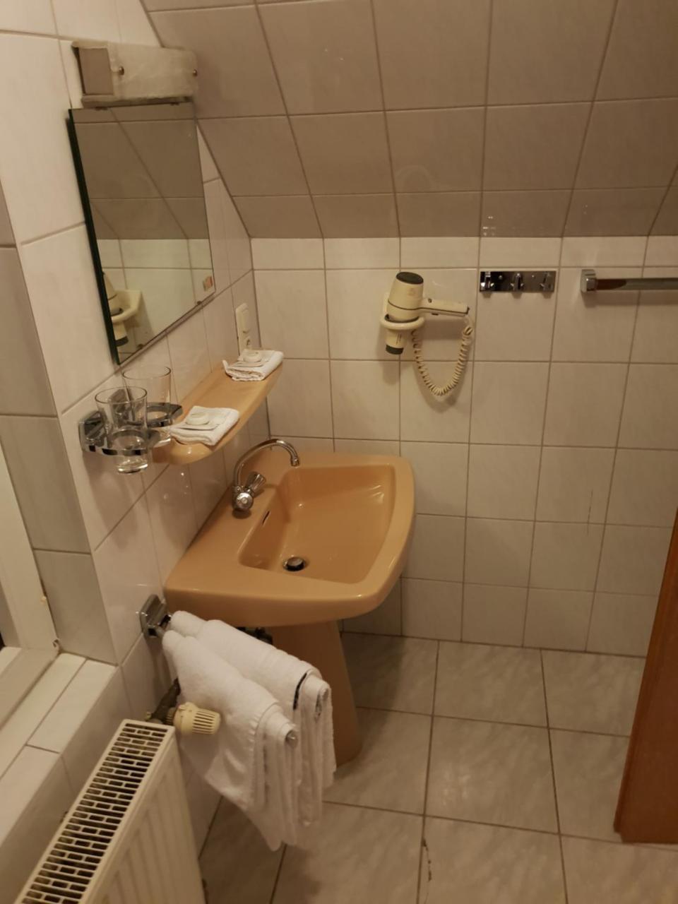 Altdeutsche Bierstuben Hotel Schwelm Bagian luar foto